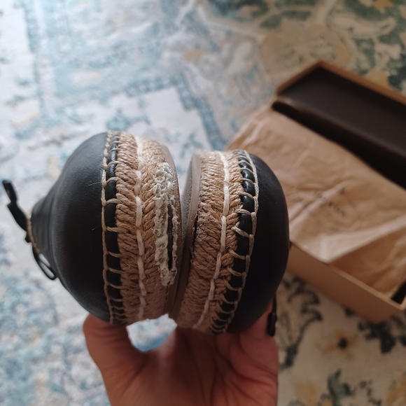 Prada shoes - Picture 4 of 10